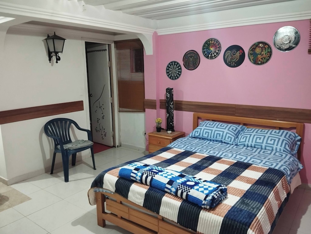 Room-serene Oasis in Pasto Cozy Guest Ro