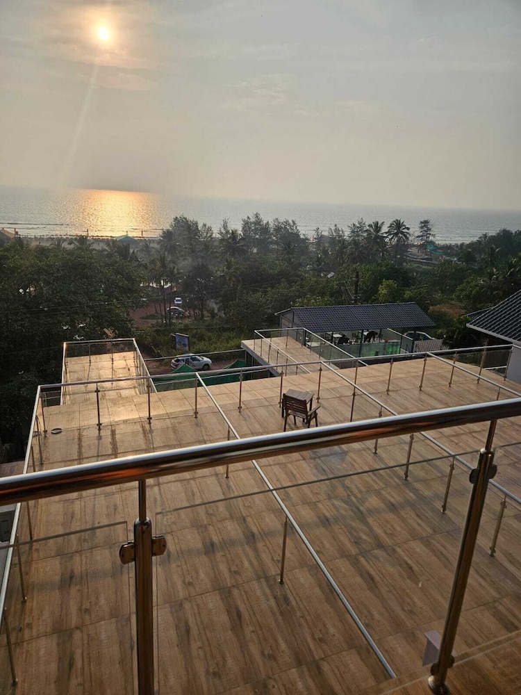 Coco 7 Beach Resort