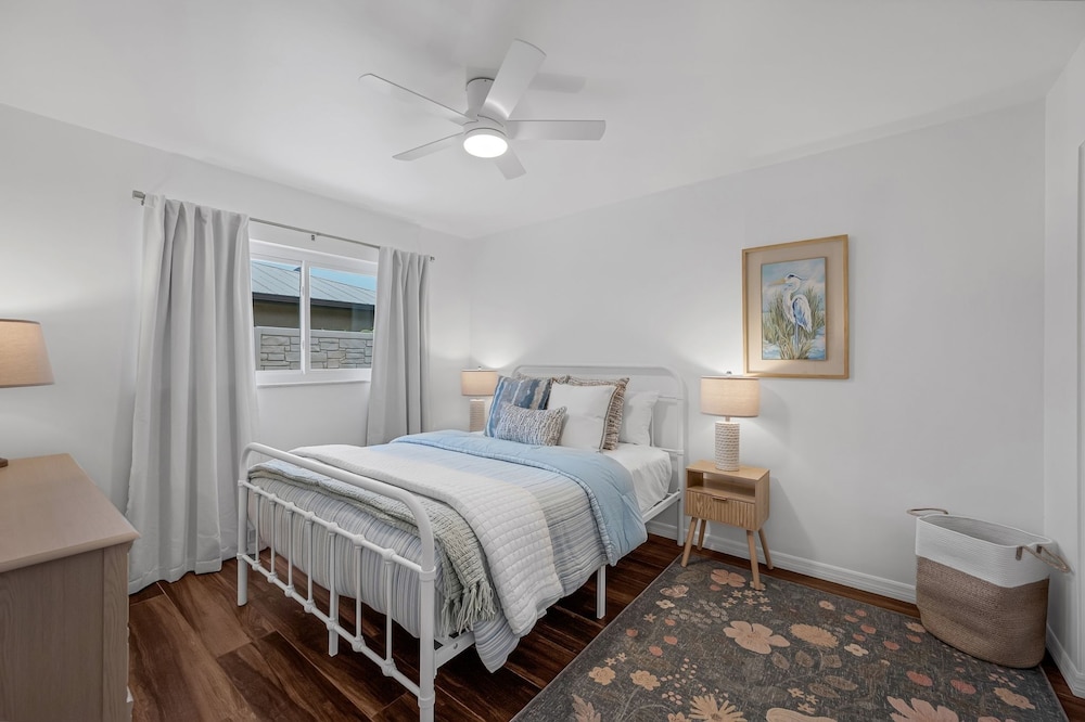 Naples Henrie Hideaway - Private Pool, Pet Friendly 12 Mins From Beach & Downtown 3 Bedroom Home