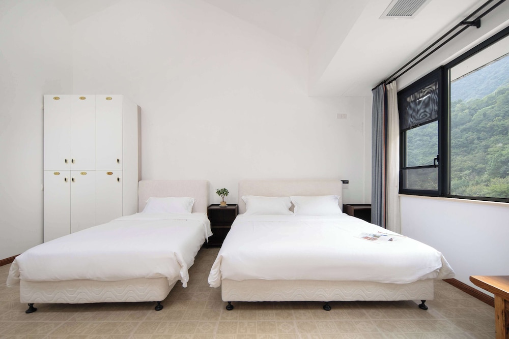 XiangLu YiMo Valley Retreat Guesthouse