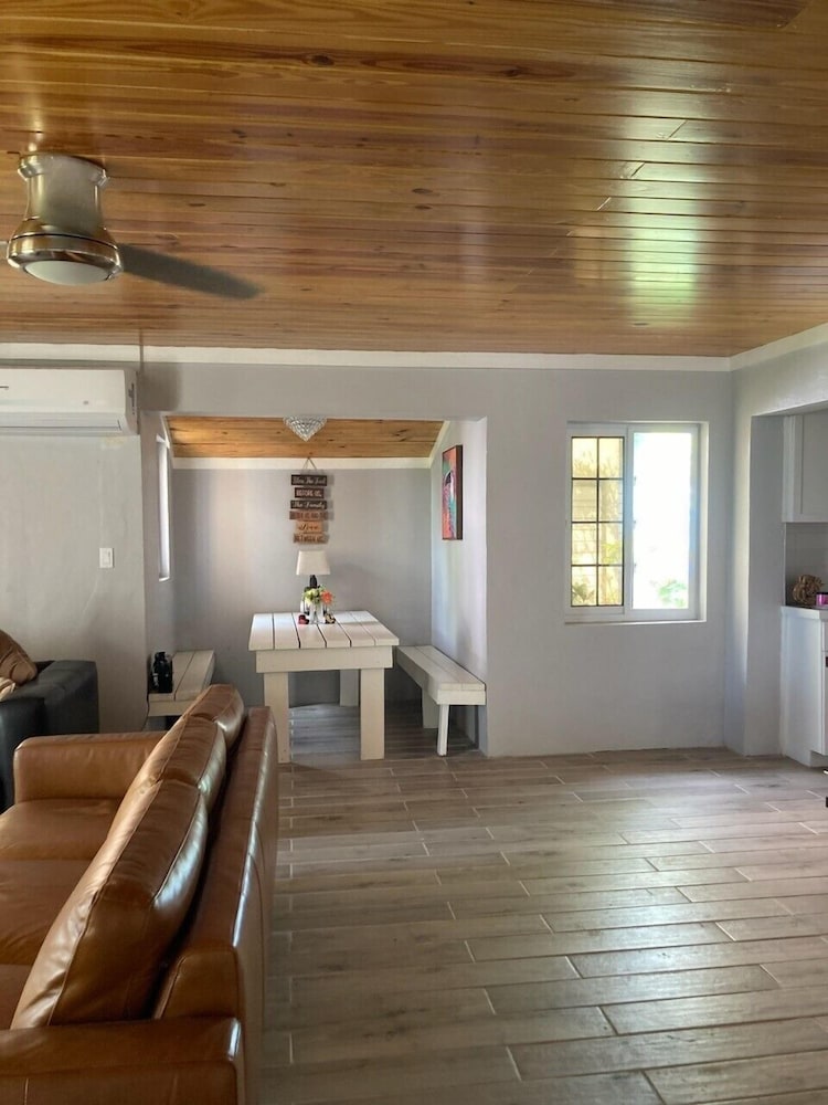 Caribbean Retreat: Newly Remodeled Beach House With Pool photo 3