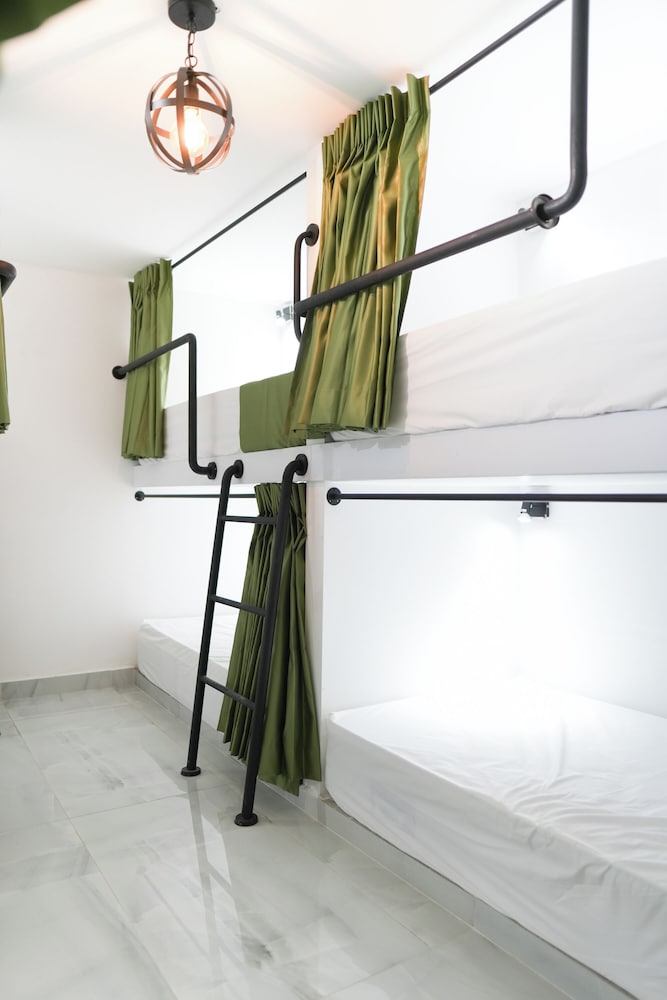 Qantic Lodging & Rooftop