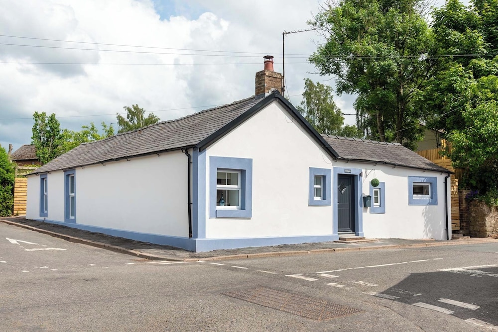 Beautiful 2-bed Cottage Near Carlisle With Hot Tub
