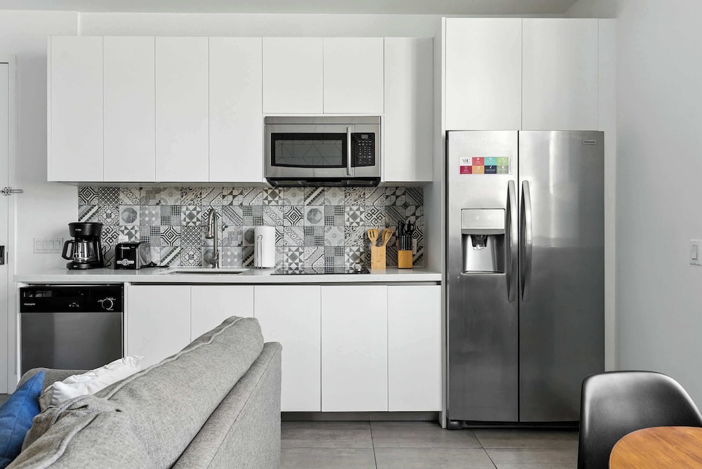 Modern South Beach 2 Bedroom Gem