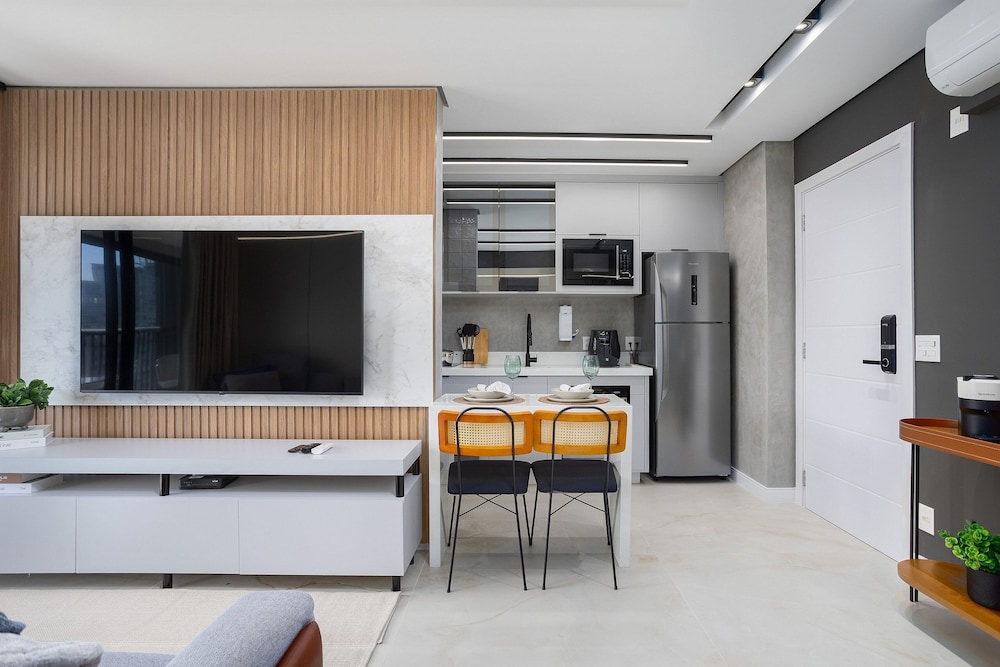 Expand Pinheiros