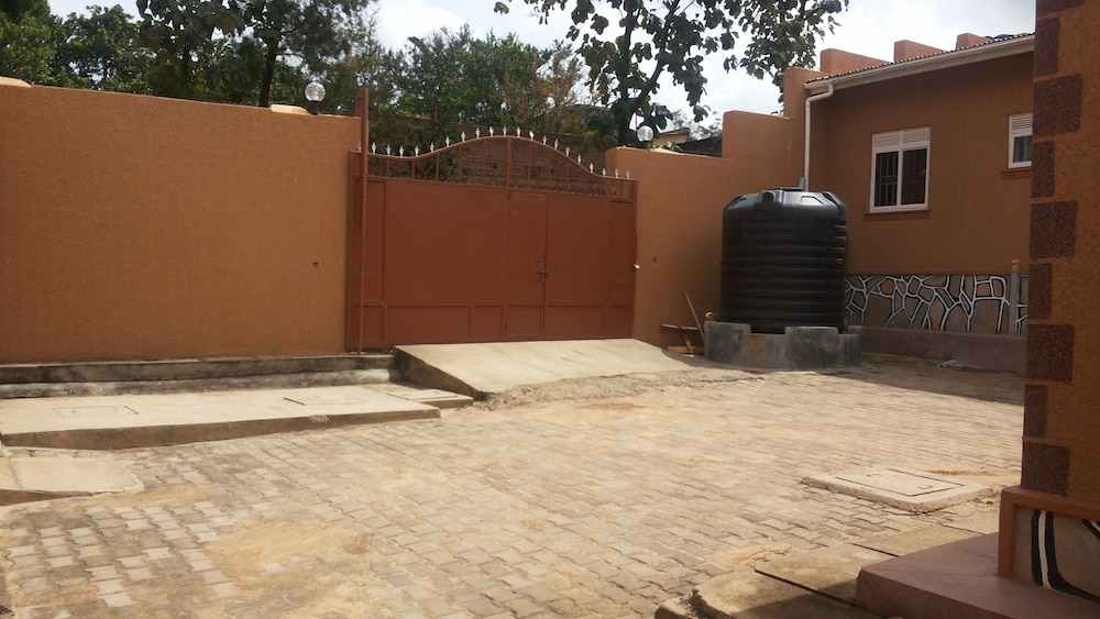 Leam Guesthouse