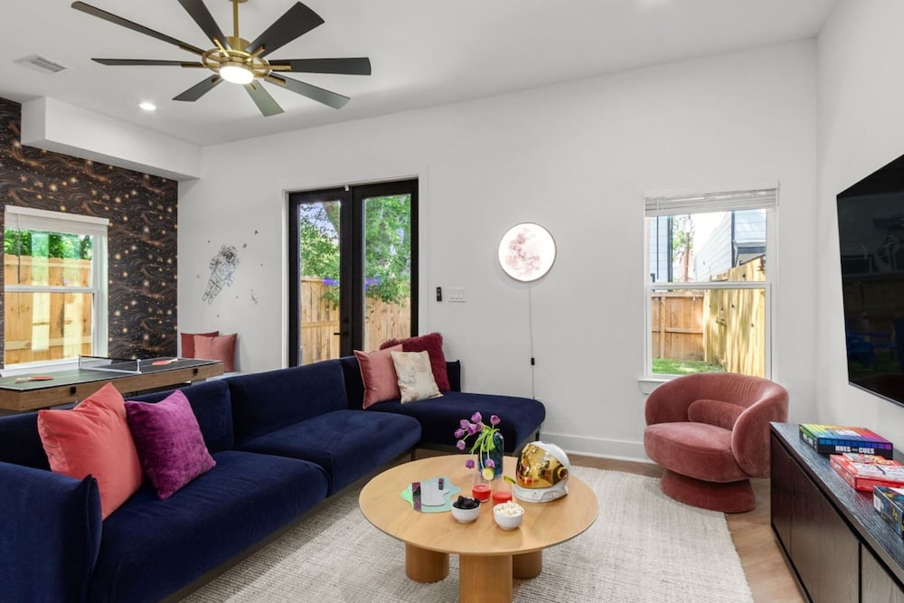 Chic 4BR Getaway Near NRG TMC