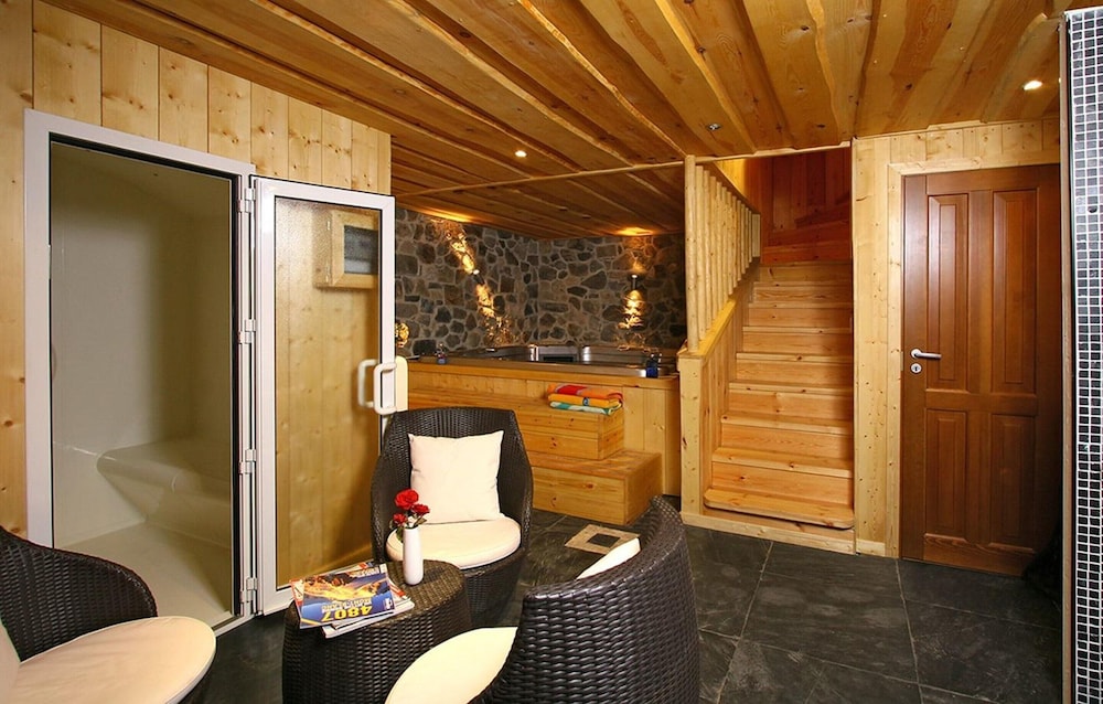 Chalet With a Fireplace at 500m From ski Lift