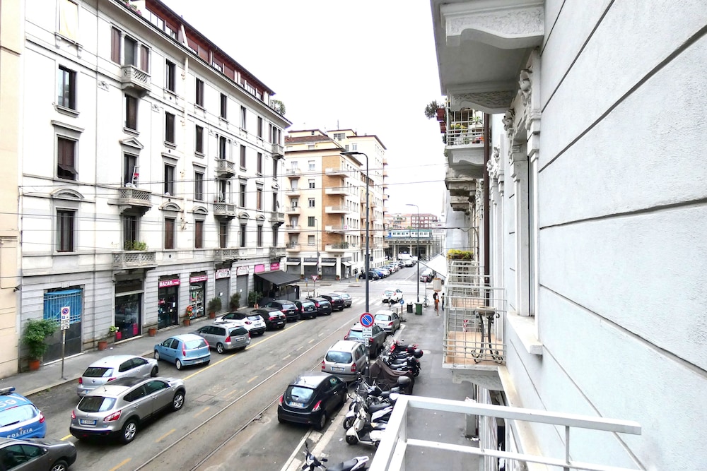 Milan Retreats - Central Station