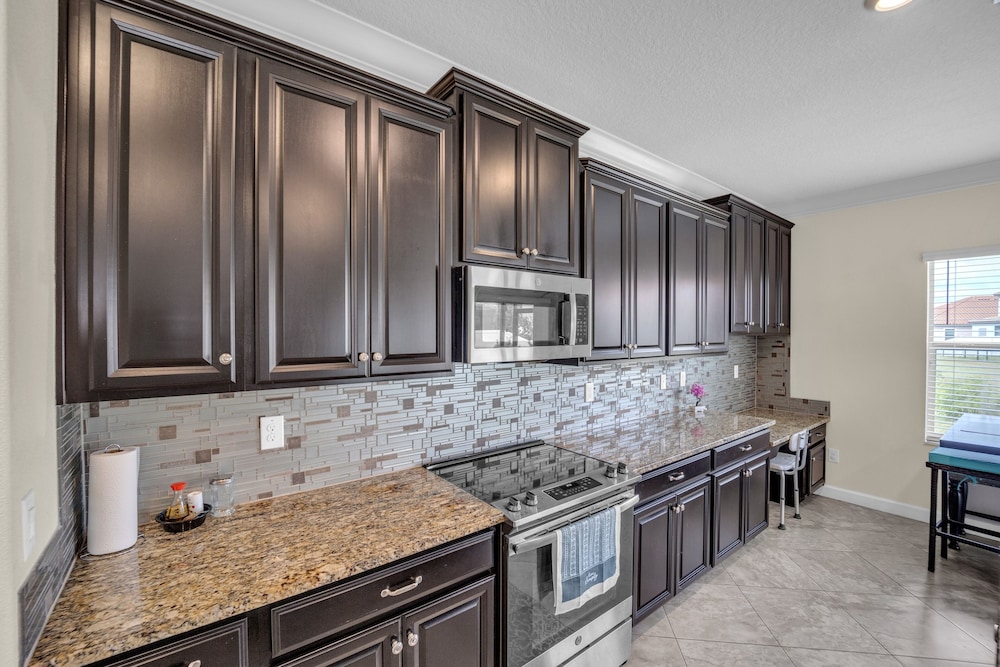 Modern Riverview Oasis Near Tampa Bay 5 Bedroom Home view 2