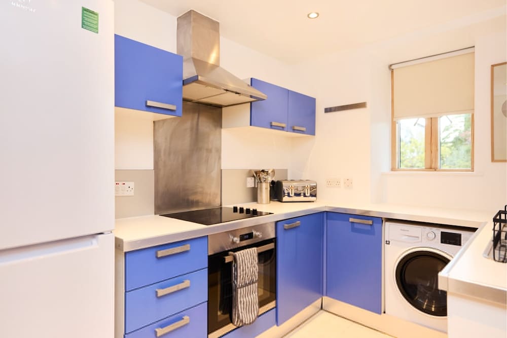 The Gwendolen Place - Contemporary 2bdr Flat w Terrace Balcony