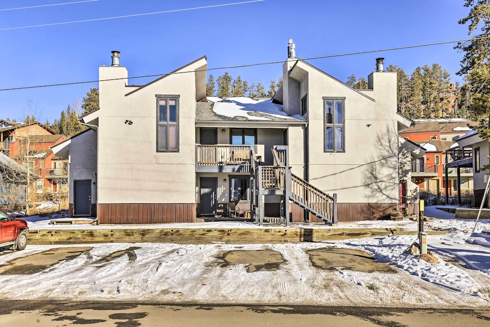 Fraser Mountain Escape w/ Fireplace & Deck! view 5