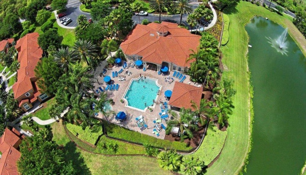 Spacious Emerald Escape - 12 Mins to Disney