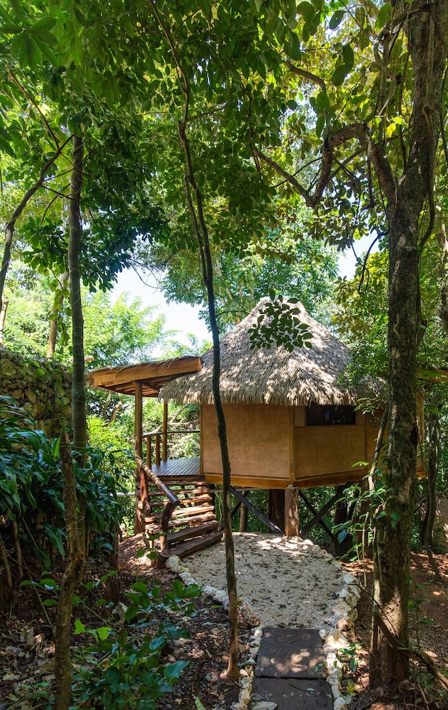 Tierra Encantada