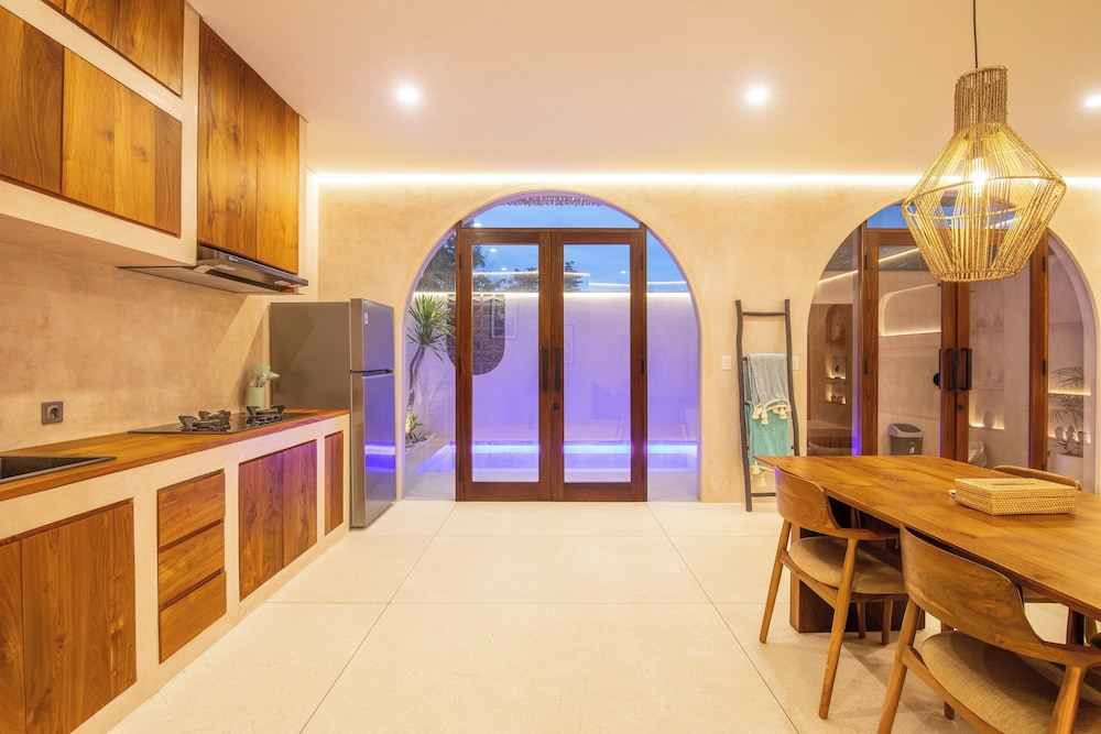 Sleek 2BR Villa, 5 Minutes to Bingin Beach