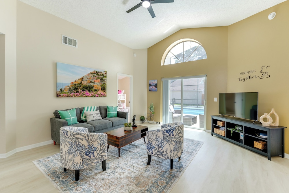 Sunny Skies & Disney Days: Davenport Home w/ Pool!