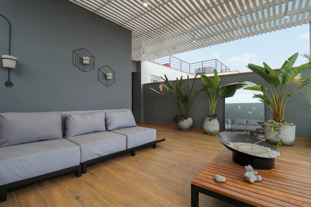 Elegant 3BR Duplex With Balcony in Miraflores