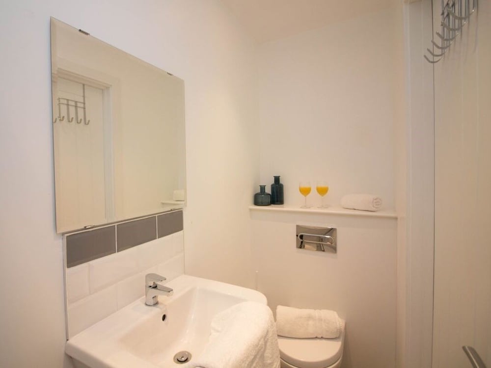 Beddoe Apartments