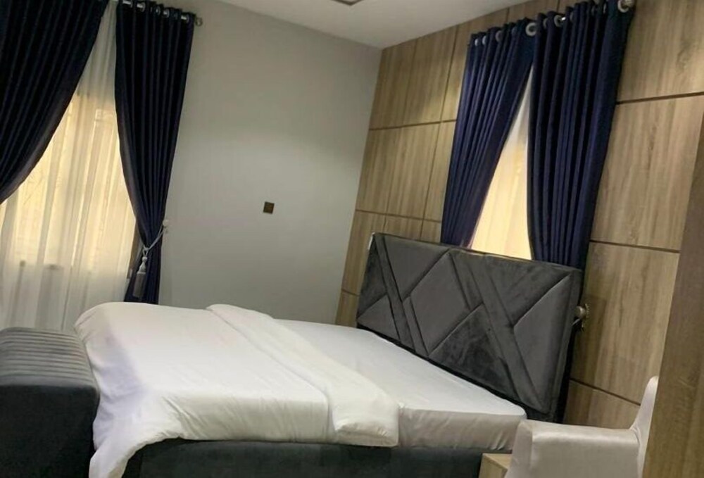 Chexfield Suites and Apartments