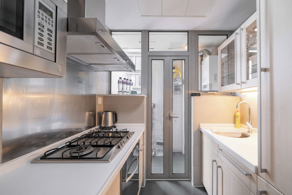Tyms Family 2BR 1BA Apt Xujiahui Center