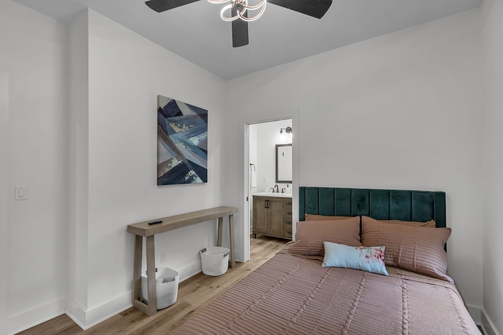 Brand-new 4br Unique Design Near Downtown Indy 4 Bedroom Home