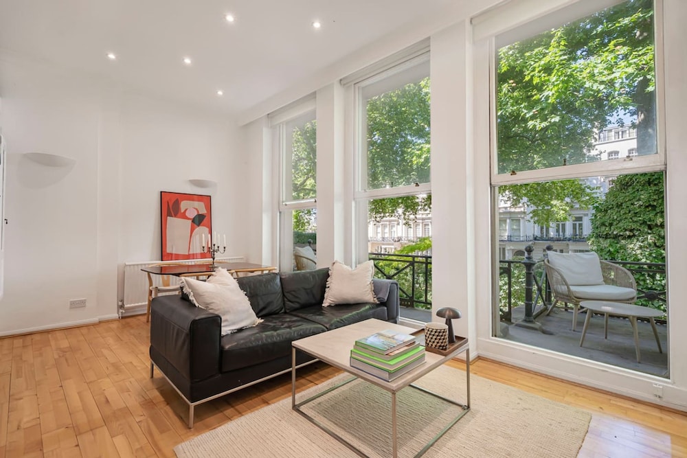 2-bed Knightsbridge Home