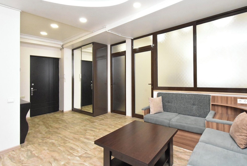 Apartment on Yekmalyan street