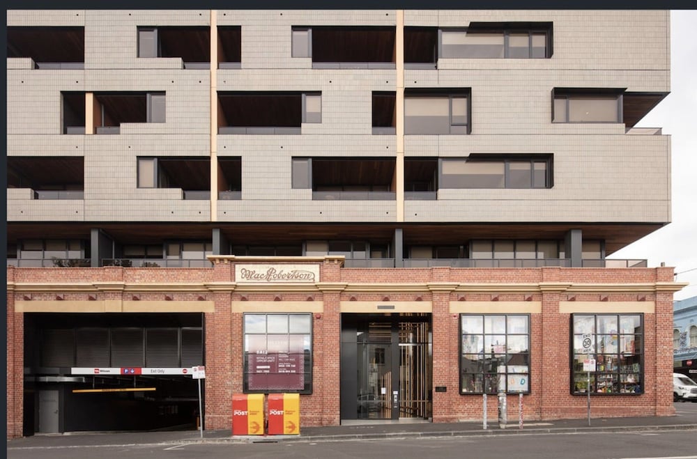 Bright 2-bed Apartment in Fitzroy's Heart