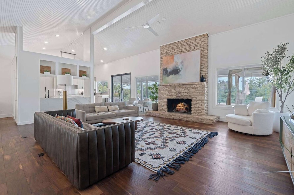 Upstay Luxury Golf Course Retreat w/ Pool & Patio