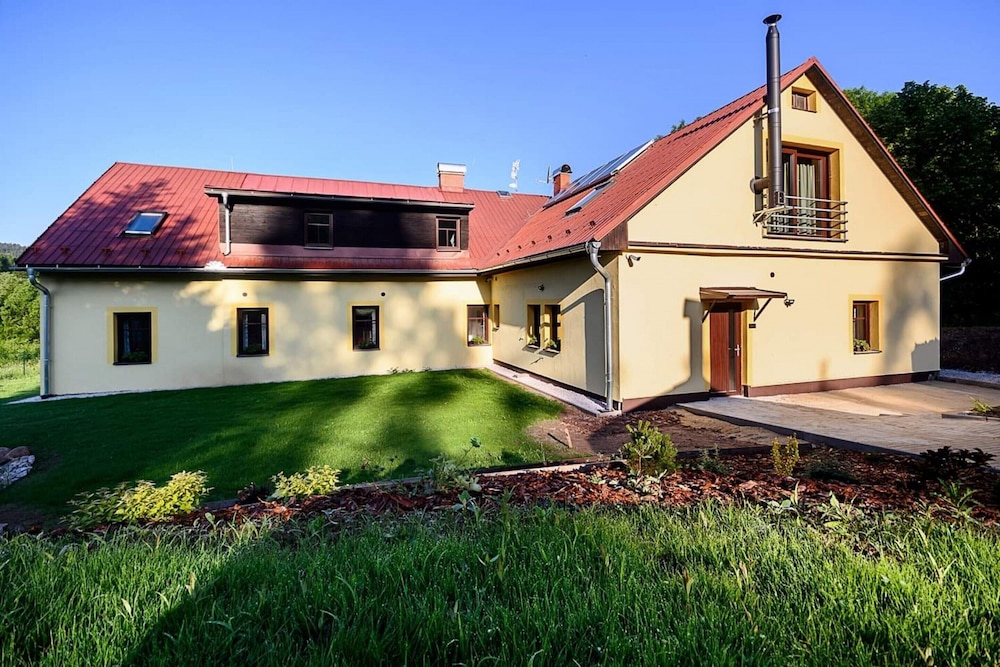Villa Near Prkenny Dul With Sauna