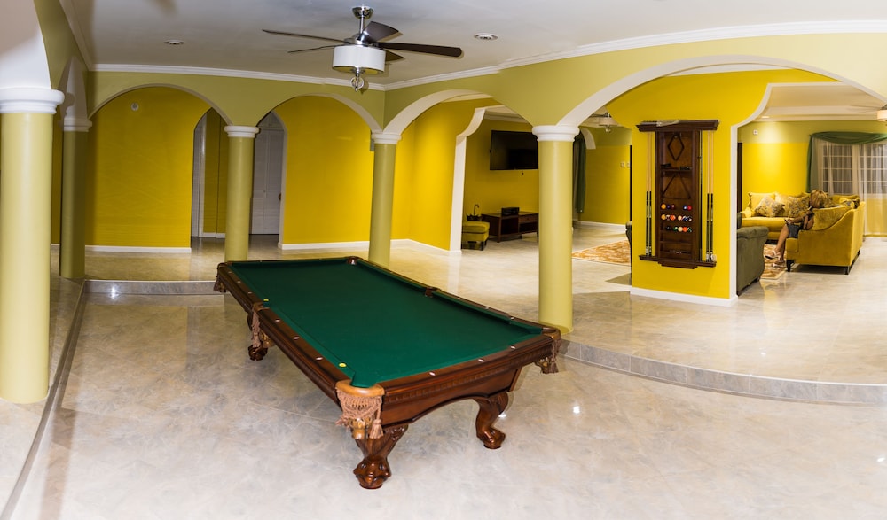 Villa Sweet Villa