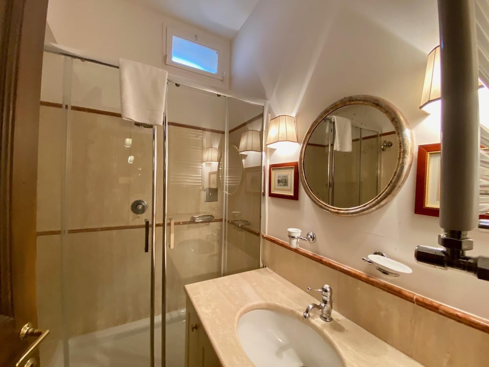 A Prince in Rome Elegant Navona Terrace Apartment