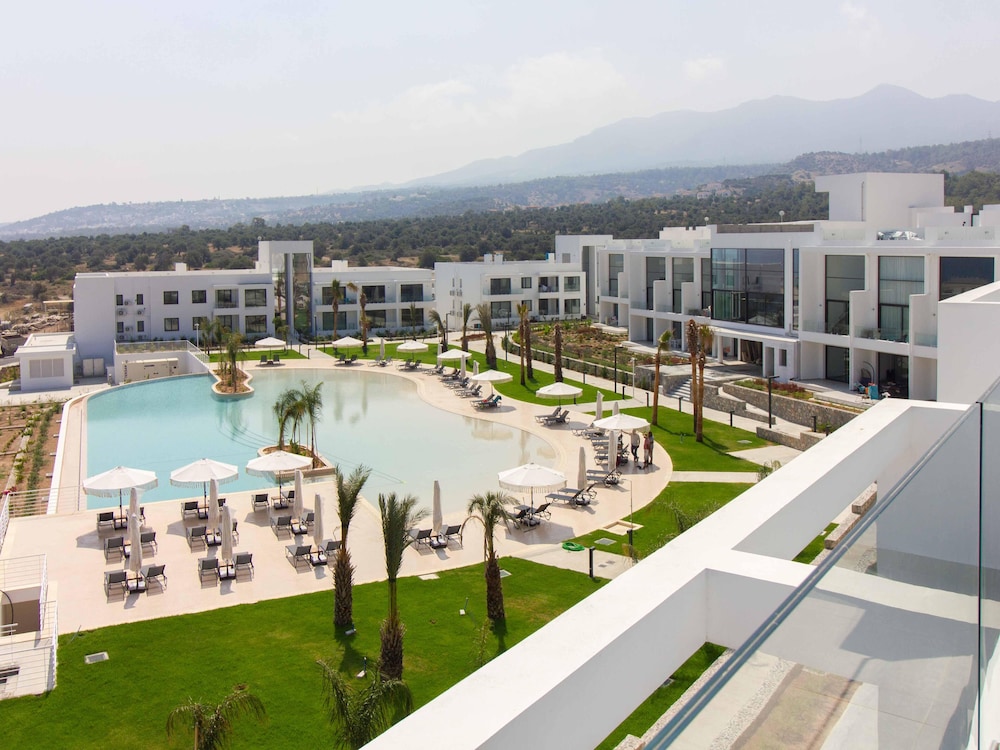A20 Sun Valley Cove Garden Duplex Apartment