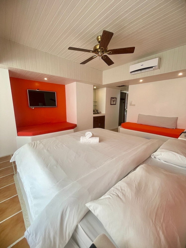 Calypso Beach & Dive Resort