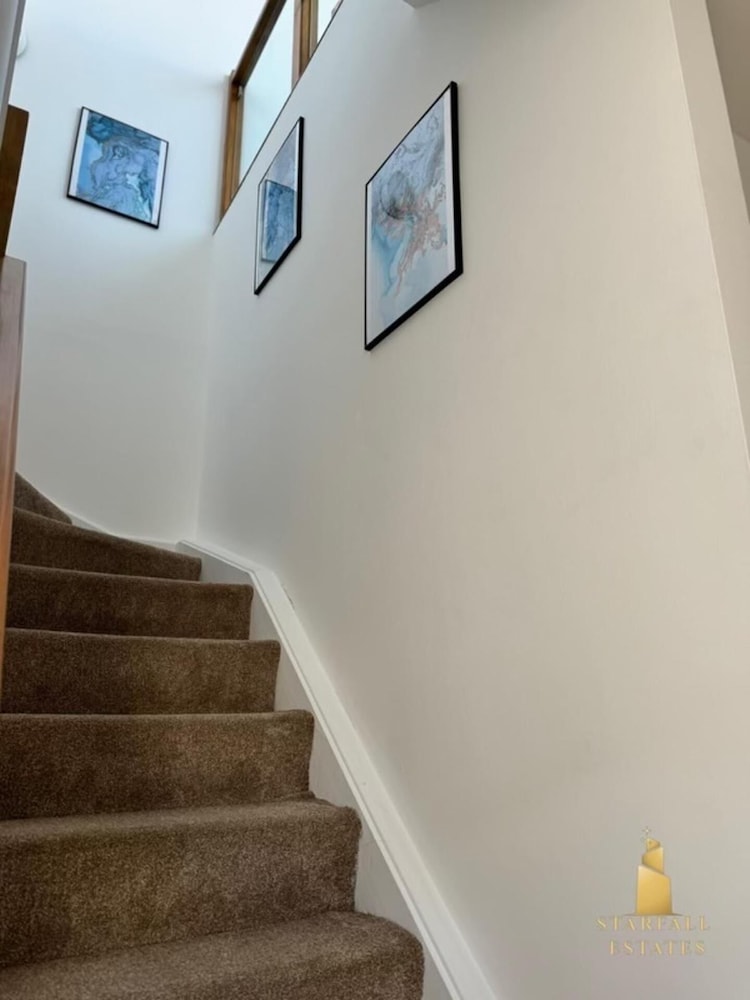 Leeds Apt - Hottub - Sleeps 6 - Special Occasions