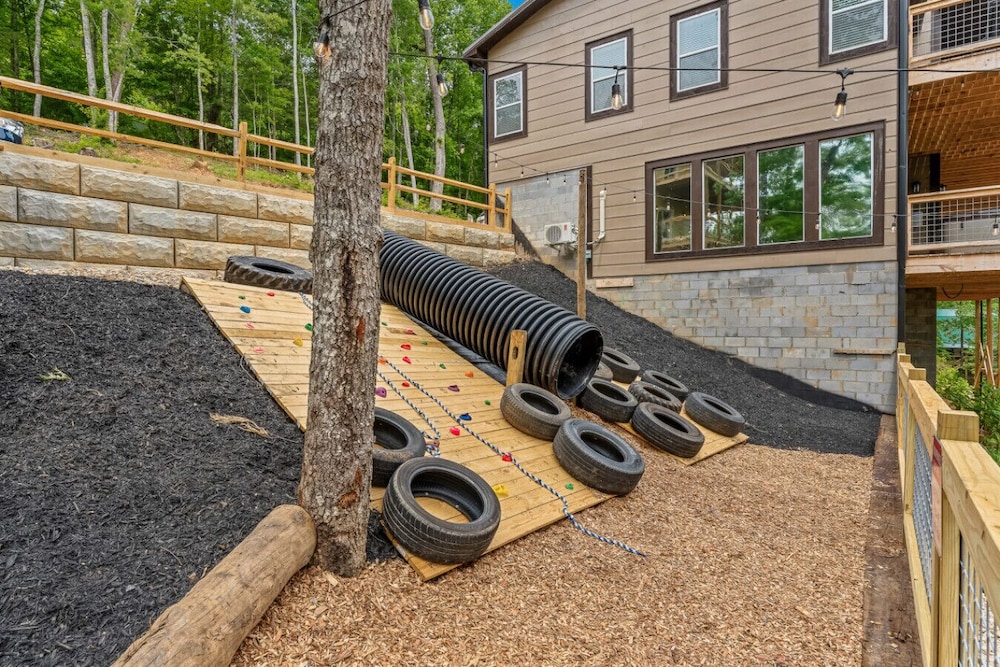 Summit Luxe Resort