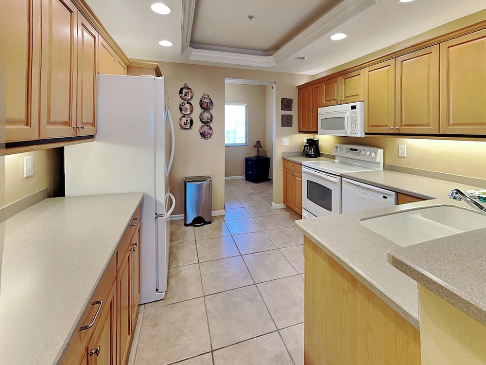 Bella Lago 423 by Distinctive Beach Rentals