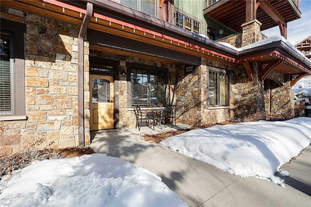 6116 Bear Lodge, Trappeur's Crossing Apartment 2
