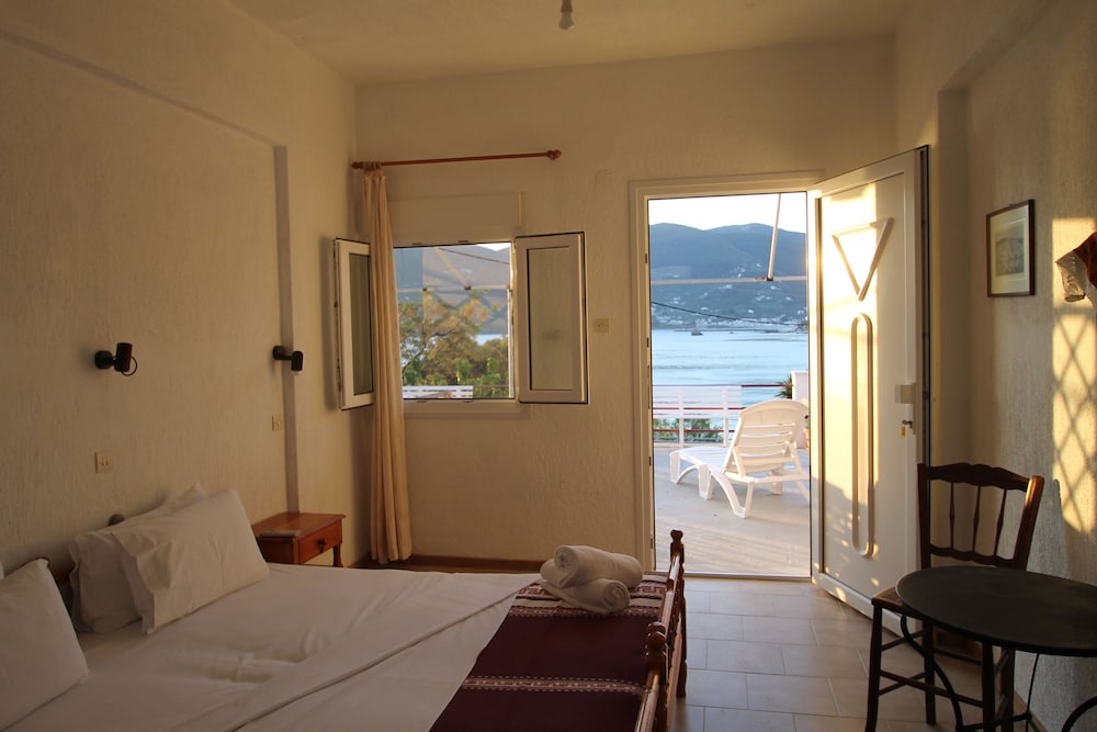 Maeiz Skopelos photo 3