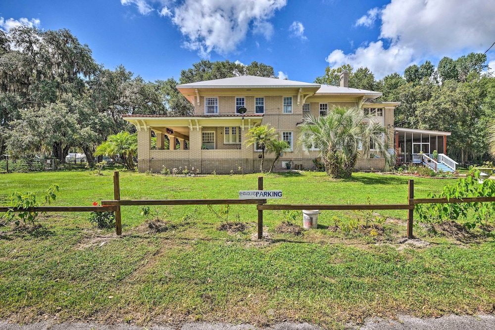 Historic Crescent City Studio - Lakefront w/ Dock! view 4