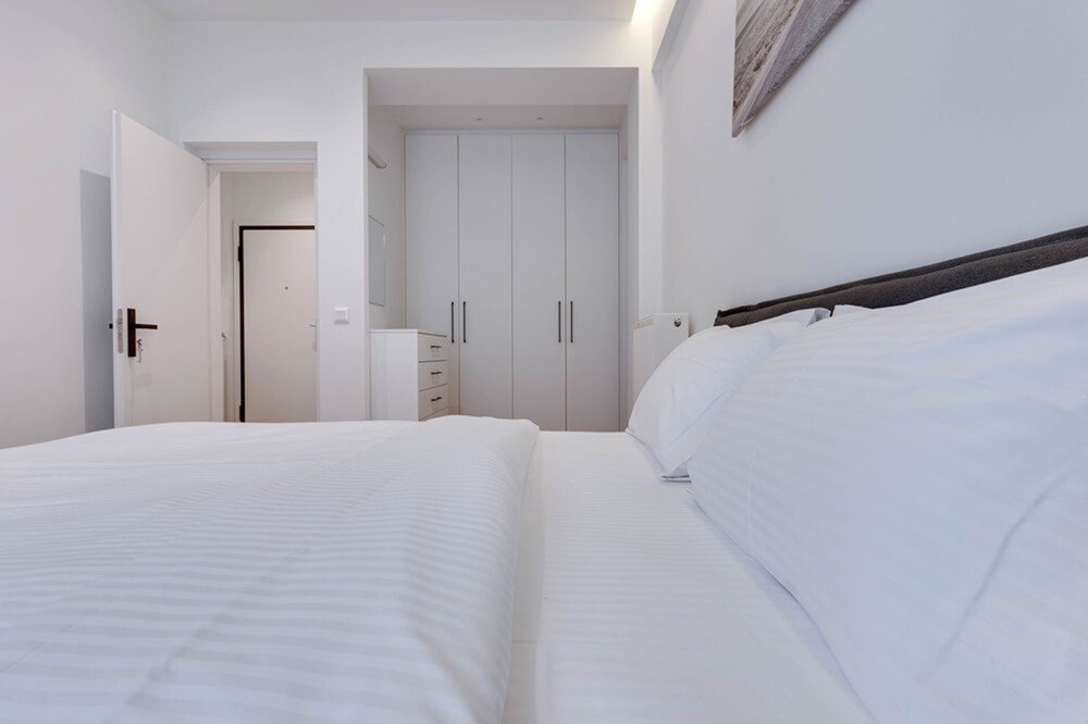 Elegant Flat 5 Walk to Metro Panormou