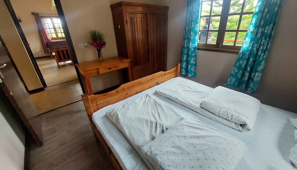 Lovasoa CCCC - Hostel view 5