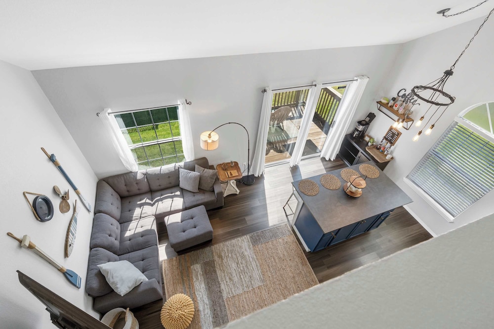 The Lazy Loft Stay for 4!
