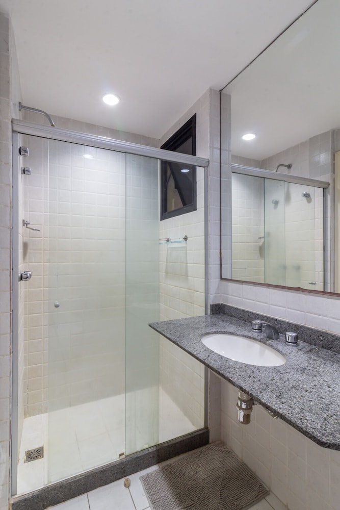 12 Minutes From Copacabana Beach Pl707