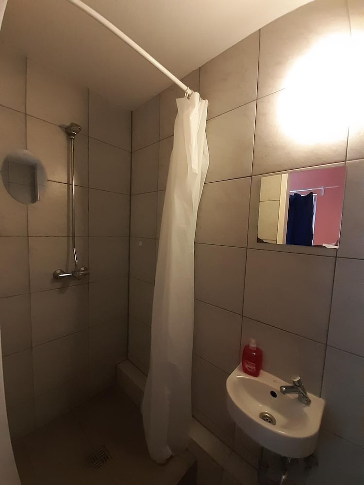2-Rent Group Hostel Rooms&Apartments TUB19A