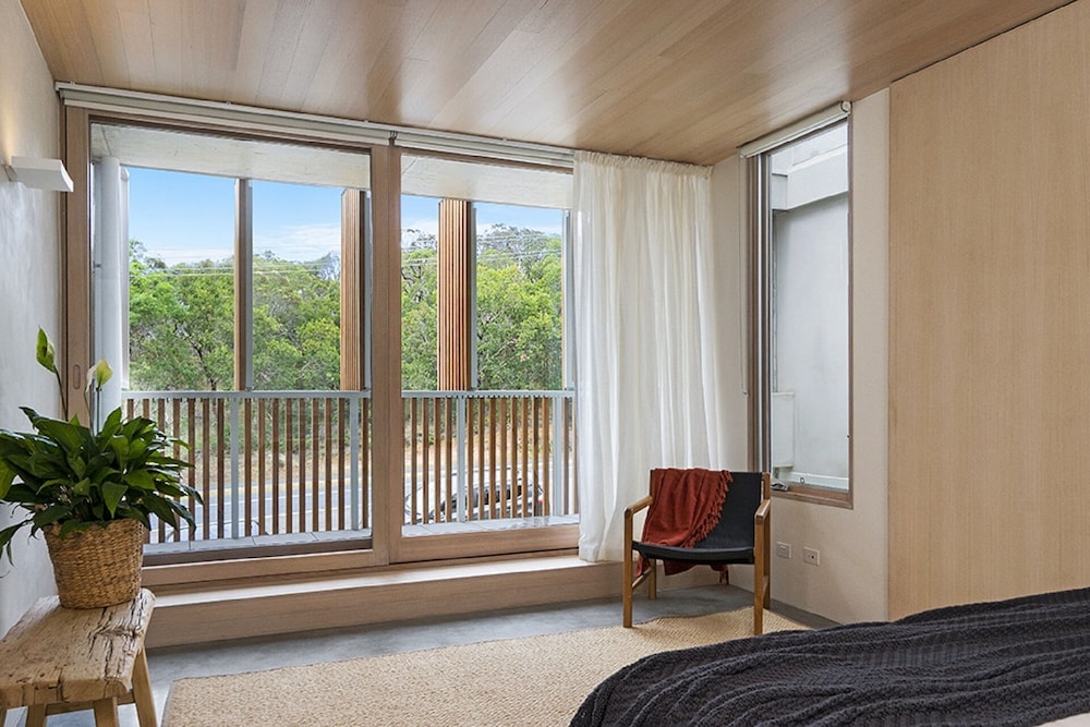 Your Luxury Escape - Driftwood Two view 3
