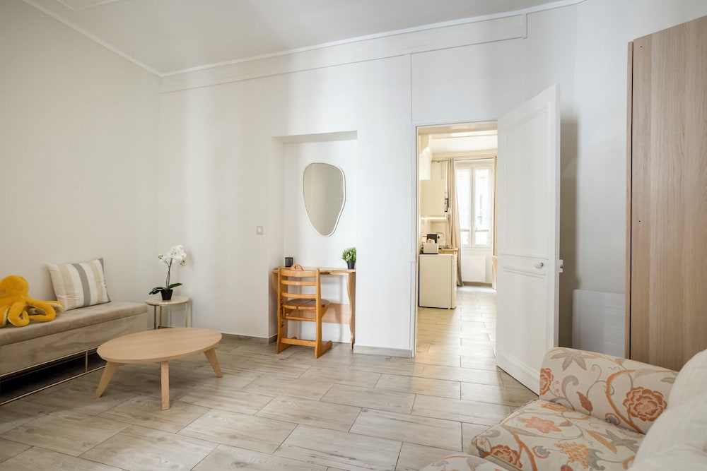 Reva Suites