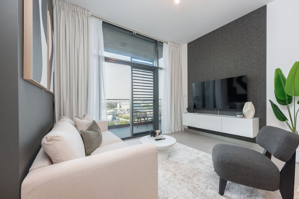 Modern Aesthetic 1-bedroom Apartment in Dubai Hills