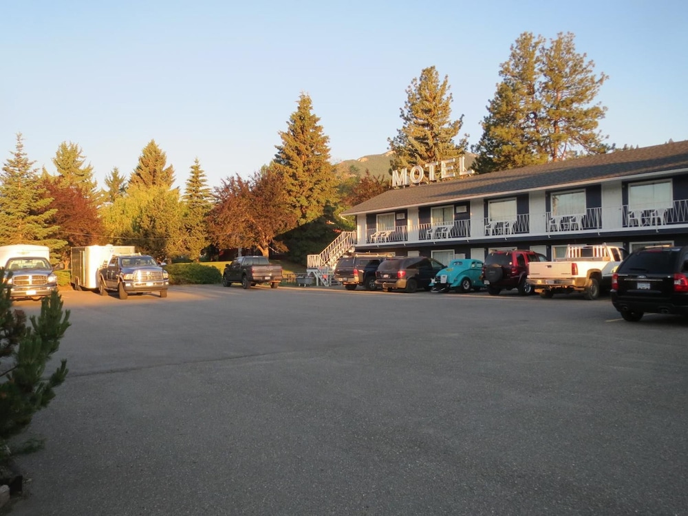 Round-Up Motel