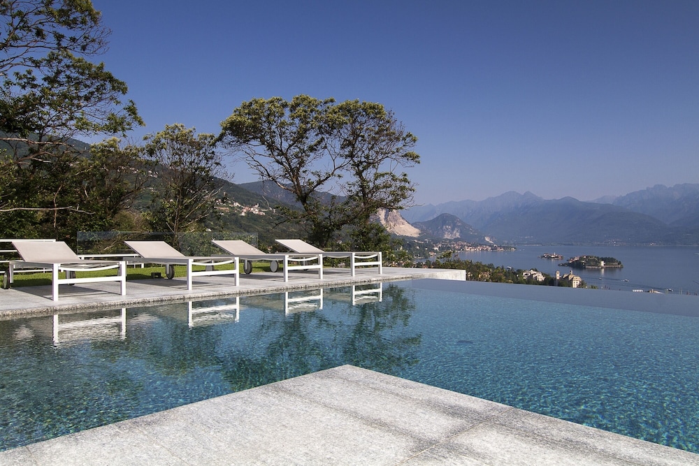Modern Oasis Overlooking Lake Maggiore